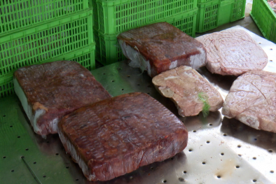 Phát hiện hơn 13 tấn chân gà, gan gà và gần 249 tấn phân bón giả tại các địa phương